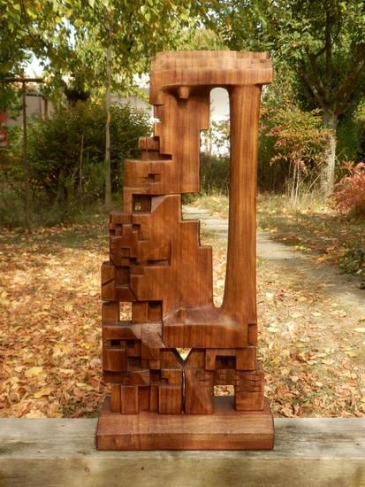 Chaouki Choukini, Colonne, 2018, Iroko, 83.5 x 16.5 x 38 cm