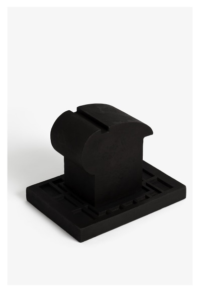 Seher Shah, Untitled (hammerhead), 2015, Cast iron, 11&nbsp;x 10&nbsp;x 16 cm