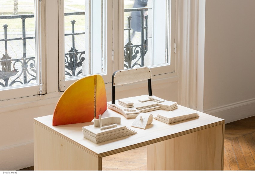 Ana Mazzei, Installation view of&nbsp;Hands, Spells and Papers&nbsp;at La Galerie Centre d&#039;Art Contemporain, Noisy-le-sec, France, 2018