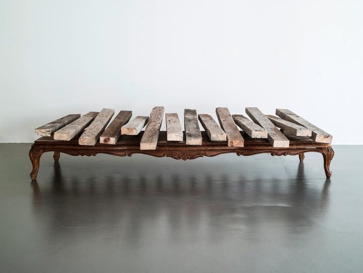 Hera B&uuml;y&uuml;ktaşcıyan, Dock, 2014, Found wooden furniture, plank, magnet, engine driven