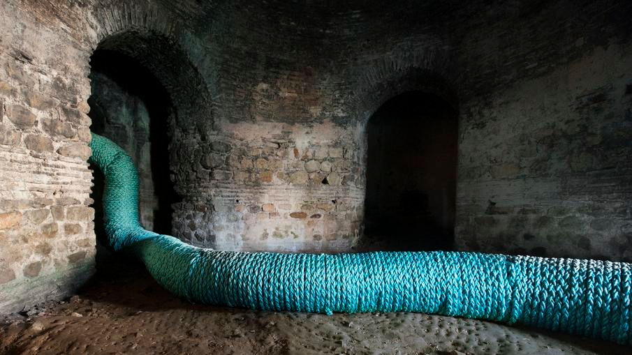 Hera B&uuml;y&uuml;ktaşcıyan, Rising...A&nbsp;Small Height from the Ground, 2016, 28m site specific installation