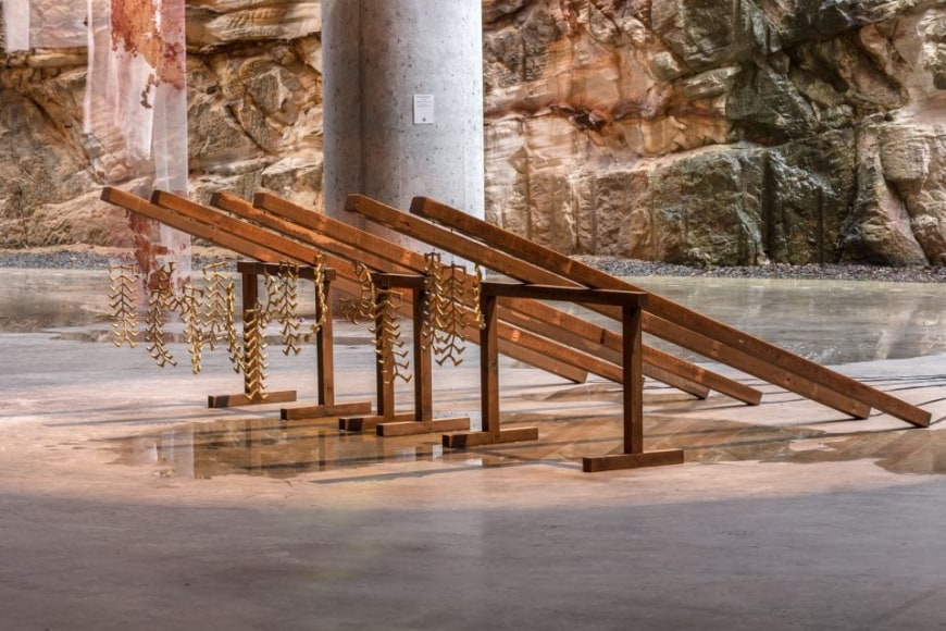 Hera B&uuml;y&uuml;ktaşcıyan, Fishbone IV,&nbsp;2019-2022, Kinetic sculpture, bronze, mechanism, wood