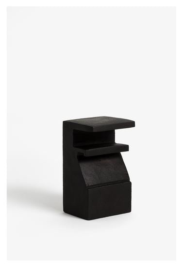 Seher Shah, Untitled (channel face), 2015, Cast iron, 89 x 11&nbsp;x 19&nbsp;cm