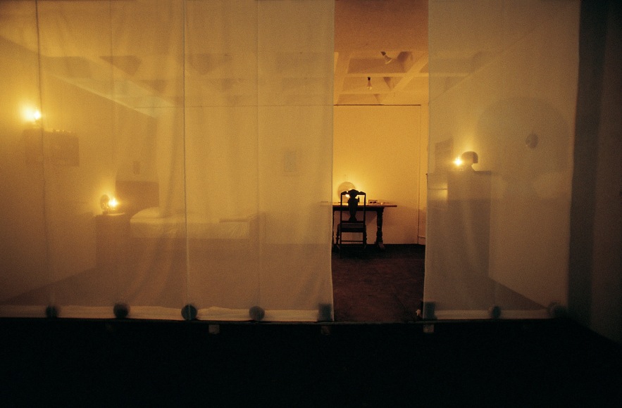 Hale Tenger, Portrait of Kant, 1994, Site-specific installation
