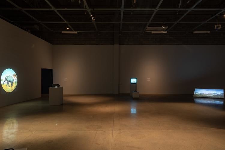  minerva cuevas, installation view of&nbsp;dissidencia, galpao vb, sao paulo, 2018