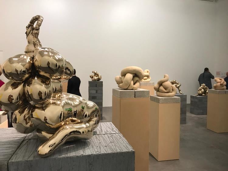  sarah lucas, installation view&nbsp;&nbsp;au naturel, new museum, new york, 2018