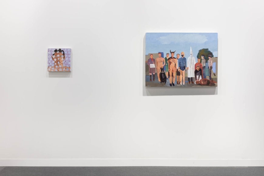 roberto gil de montes solo booth en paris+ par art basel, 2023. foto de mark blower