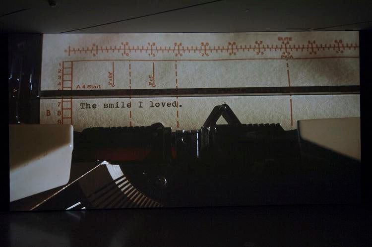 vista de instalaci&oacute;n de&nbsp;the fold: space, time and the image, contemporary arts center, cincinnati, 2019