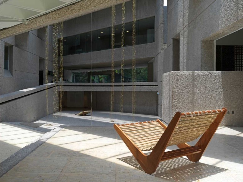 leonor antunes,&nbsp;discrepancies with c.p., museo tamayo, mexico city, 2018