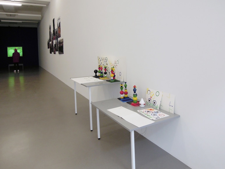 minerva cuevas, installation view of&nbsp;no room to play, daad galerie, berl&iacute;n, 2019 photo: oscar ardila