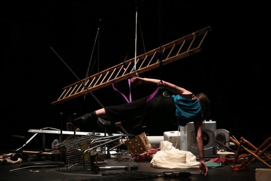 abraham cruzvillegas, b&aacute;rbara foulkes, documentation of the performance&nbsp;insistir insistir insistir, the kitchen, new york, 2018