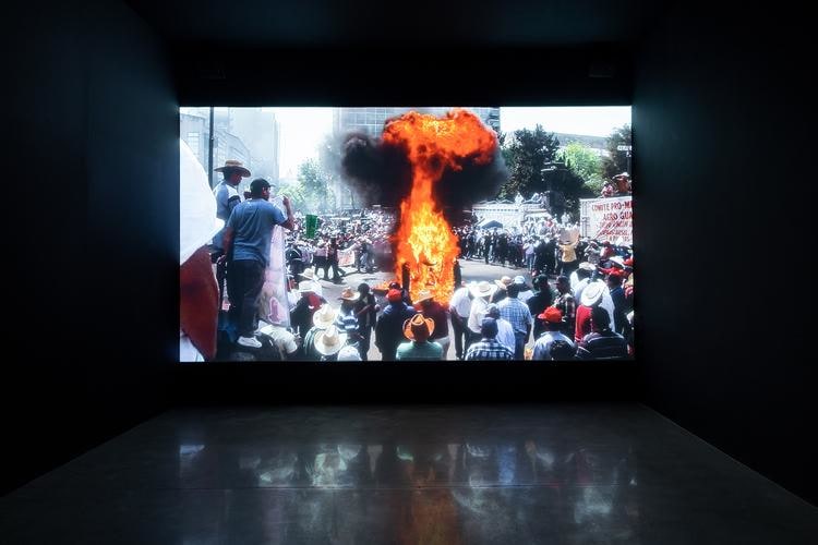  minerva cuevas, installation view of&nbsp;dissidencia, galpao vb, sao paulo, 2018