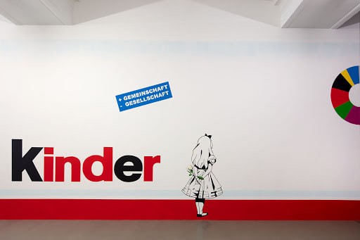 minerva cuevas, installation view of no room to play, daad galerie, berl&iacute;n, 2019 photo: thomas burns