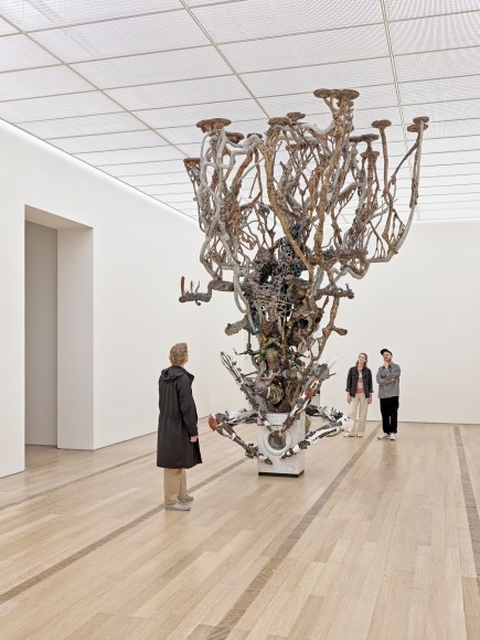 fondation beyeler, riehen/basel, 2024. adri&aacute;n villar rojas, the end of imagination vi, 2024, live simulations of active digital ecologies, and layered composites of organic, inorganic, human and machine-made matter, courtesy the artist. &copy; adri&aacute;n villar rojas. photo: stefan bohrer