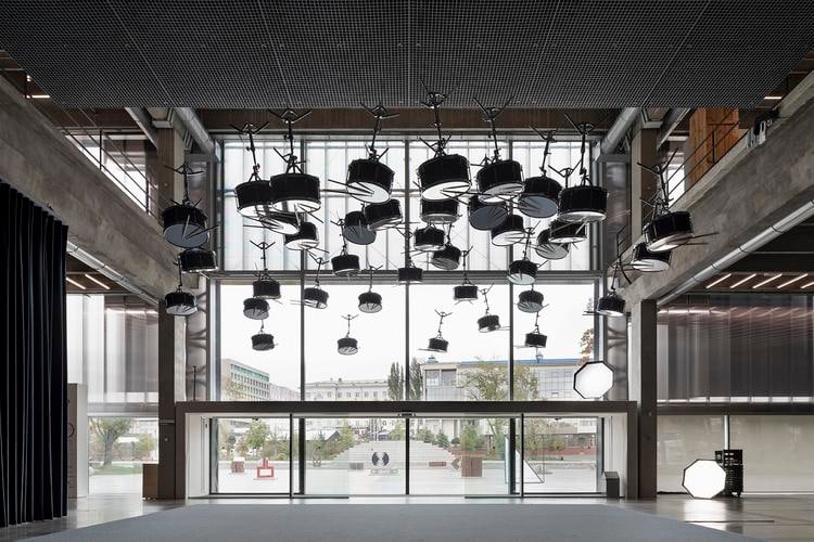 anri sala, vista de instalaci&oacute;n&nbsp;the last resort, garage museum of contemporary art, mosc&uacute;, 2018