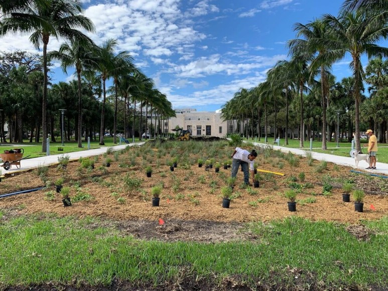 abraham cruzvillegas, agua dulce, the bass, miami, 2020
