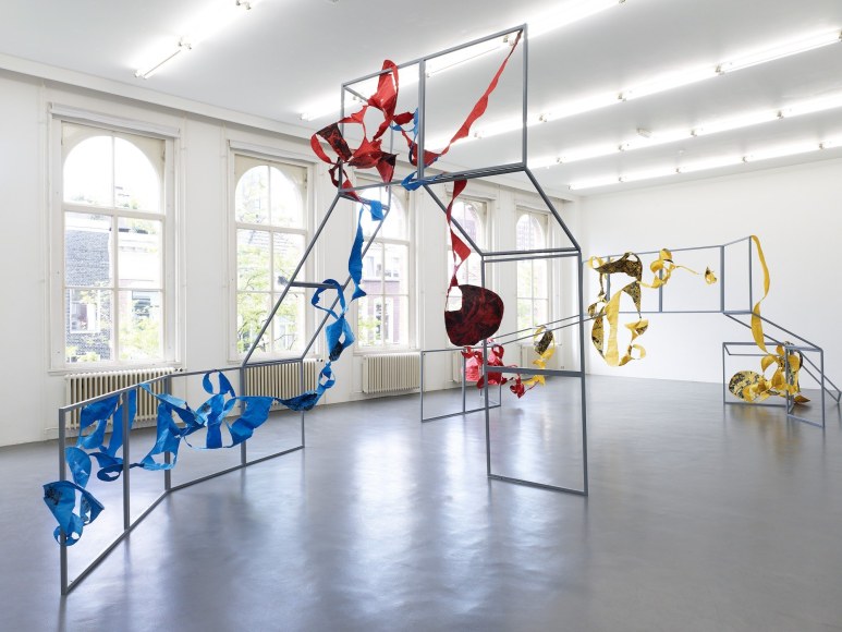 mariana castillo deball, a solo exhibition, vista de instalaci&oacute;n en witte de with center for contemporary art, 2019&nbsp;foto: manuel raeder