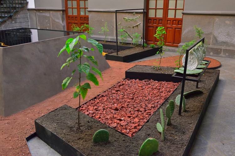 mariana castillo deball, installation view in tlilli in tlapalli, museo amparo, puebla, 2018