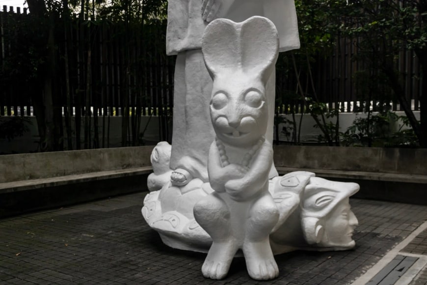 installation view minerva cuevas: coqu&iacute;n, museo de arte carrillo gil, mexico city. photo: josu&eacute; pasten