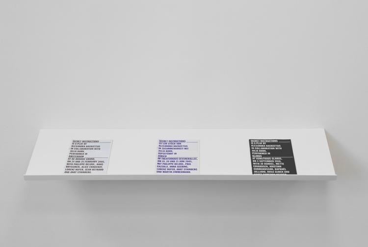 alexandra bachzetsis, vista de instalaci&oacute;n de&nbsp;instruction pieces,&nbsp;neuer berliner kunstverein, berl&iacute;n, 2019