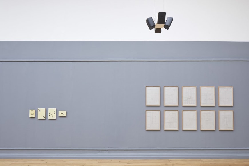  haegue yang, vista de instalaci&oacute;n de tracing movement, south london gallery, londres, 2019