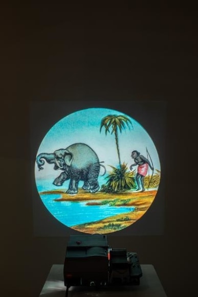  minerva cuevas, installation view of&nbsp;dissidencia, galpao vb, sao paulo, 2018