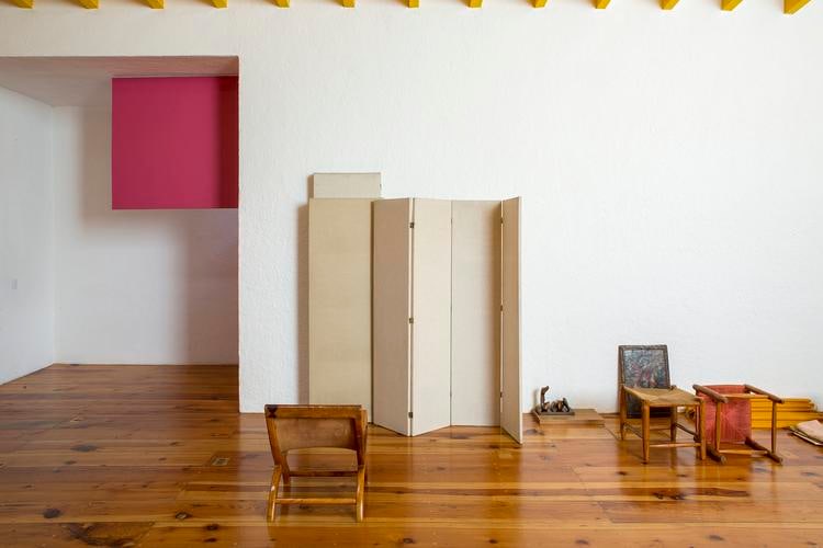 danh vo, vista de instalaci&oacute;n&nbsp;jard&iacute;n con palomas al vuelo, casa luis barrag&aacute;n, ciudad de m&eacute;xico, 2018