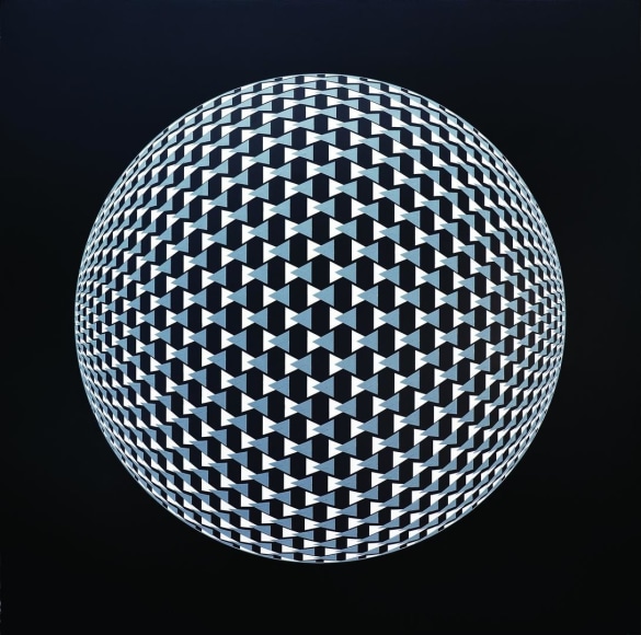 Sudden Shoaling of Tesselating Fish