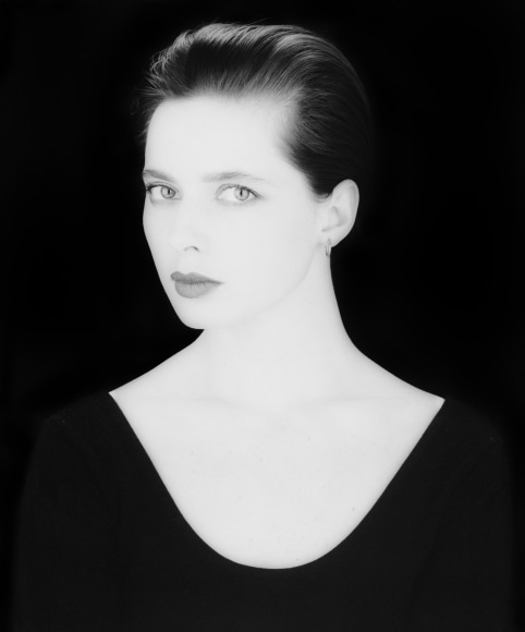 Portrait of Isabella in 3/4 view.