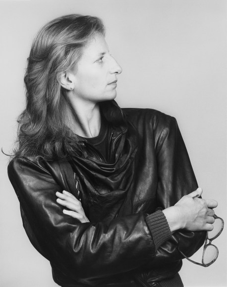 Portrait of Annie Leibovitz in profile.