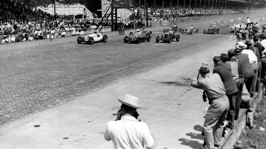 Start of the Indianapolis 500, 1946
