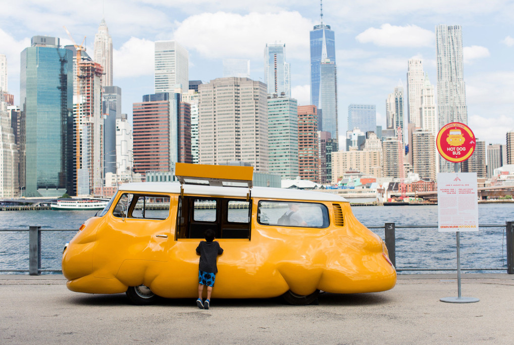 Erwin Wurm: Hot Dog Bus