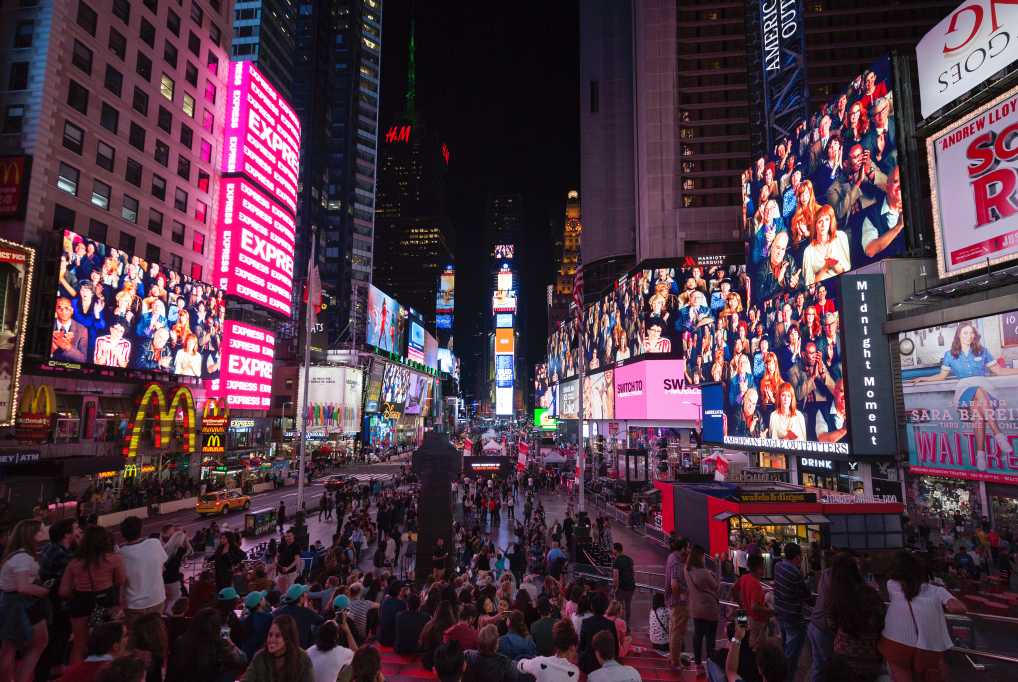 Midnight Moment: Alex Prager, Applause