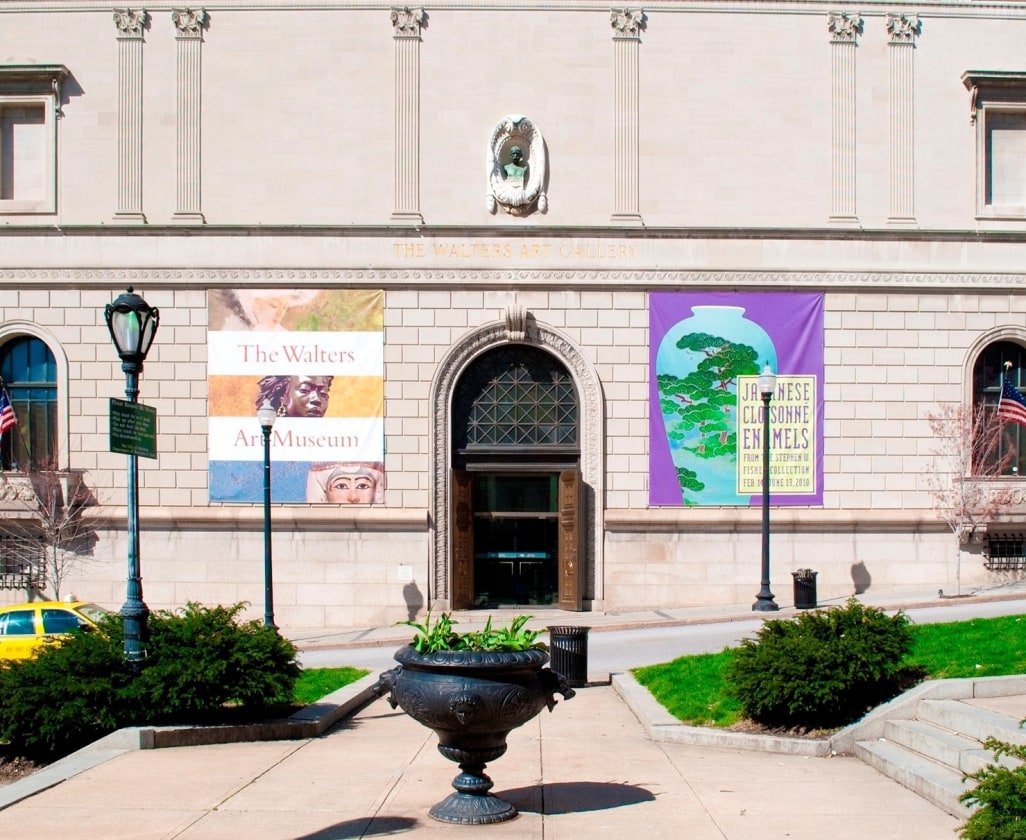 Image of the outside facade of the Walters Art Museum in Baltimore, Maryland.