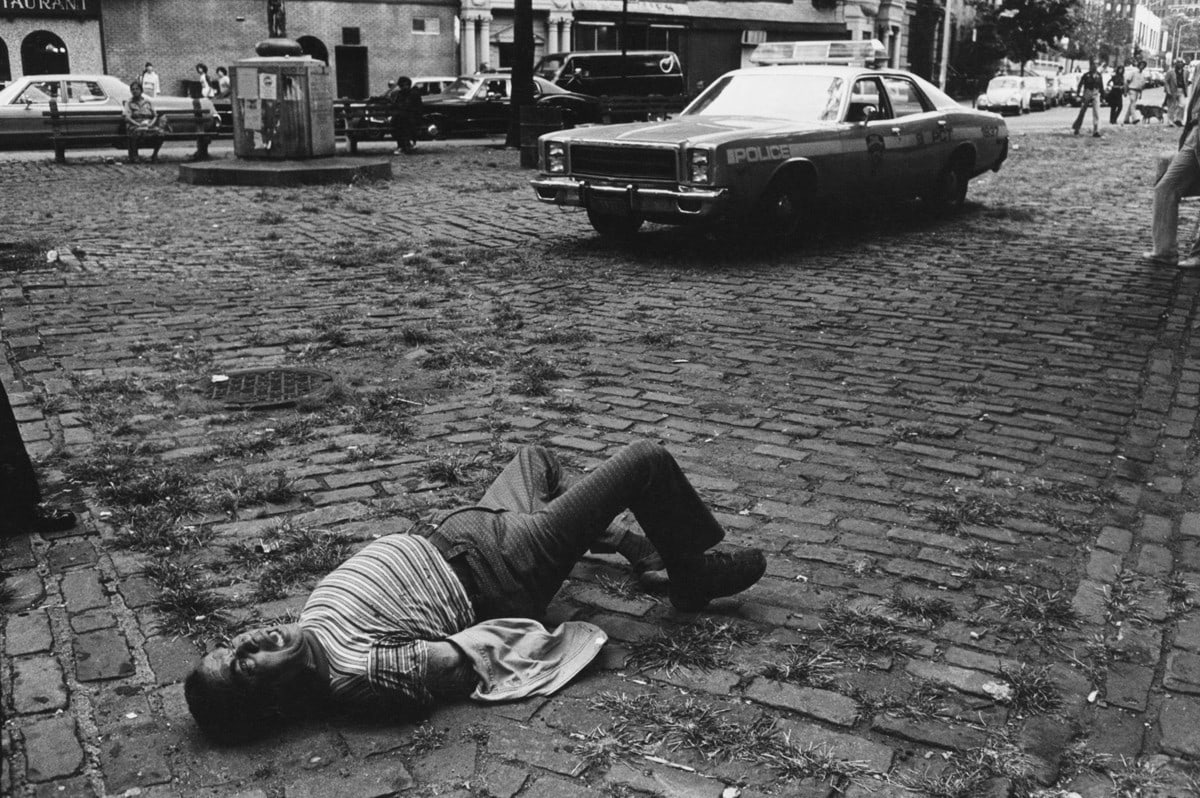 Jill Freedman, A Man Went Crazy
