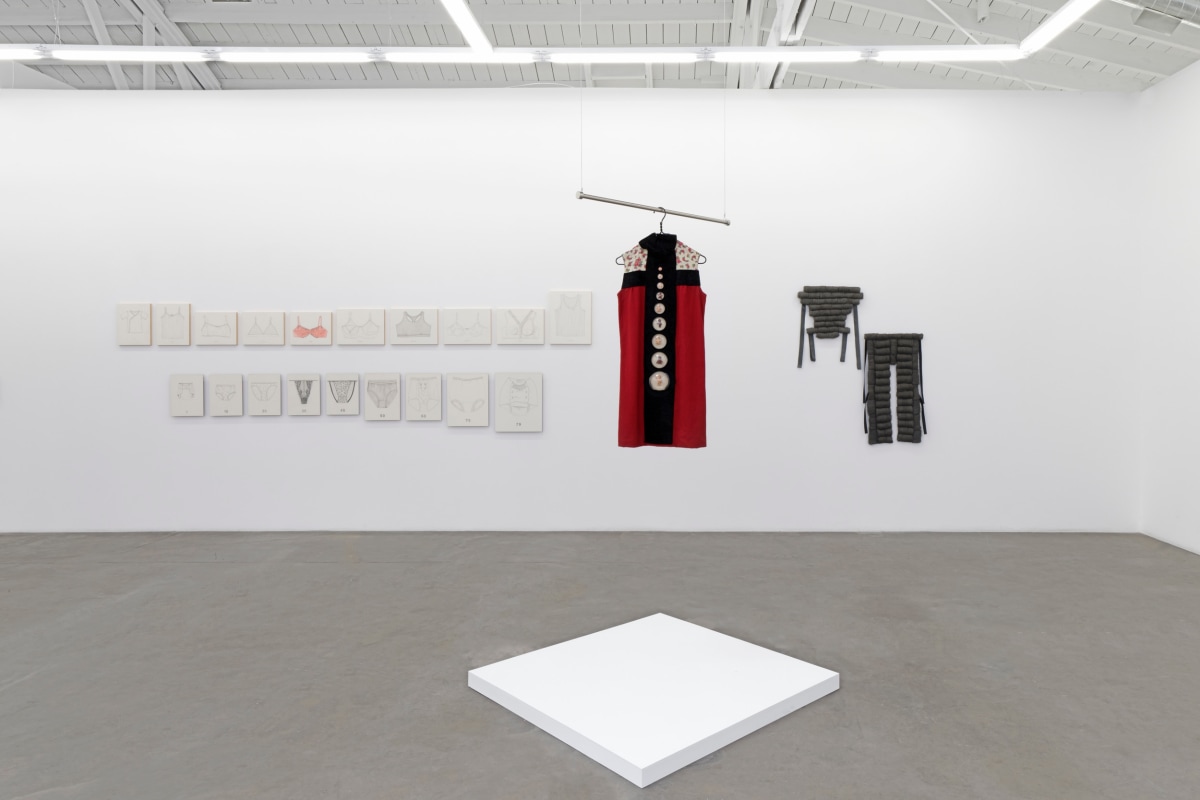 Installation view of Mimi Smith,&nbsp;Head-On