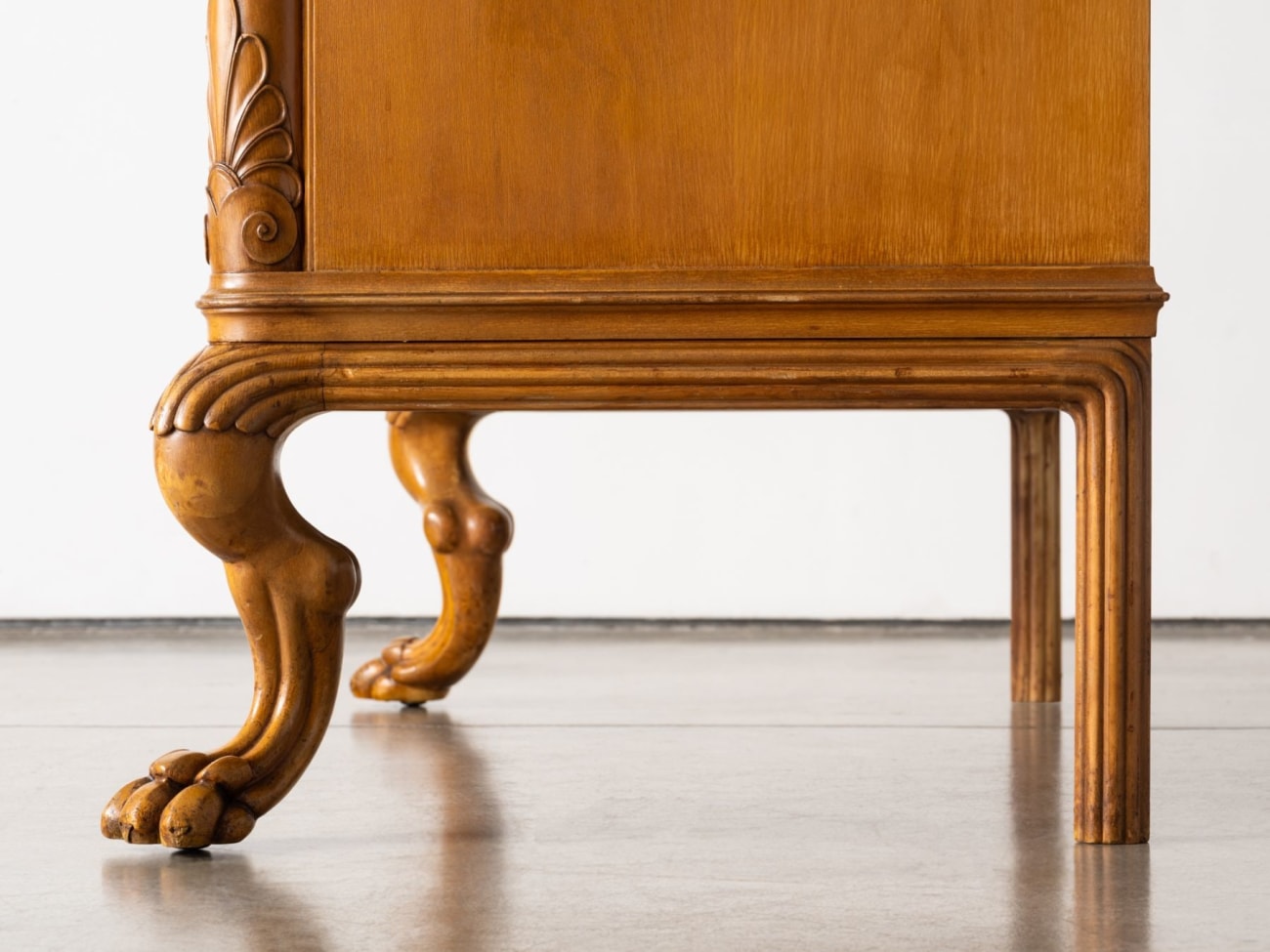 T.H. ROBSJOHN GIBBINGS