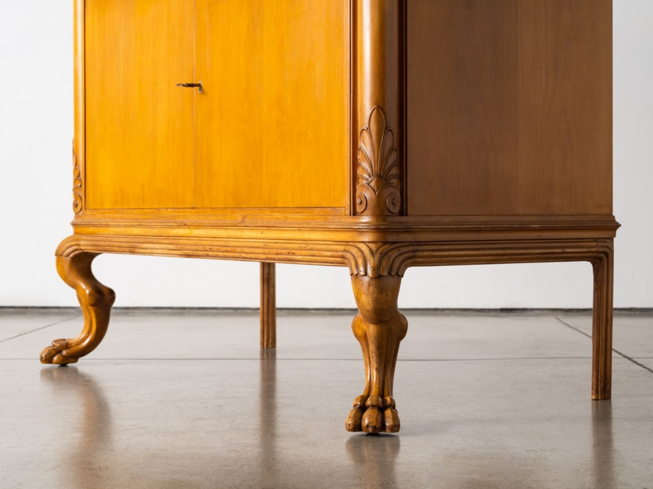 T.H. ROBSJOHN GIBBINGS