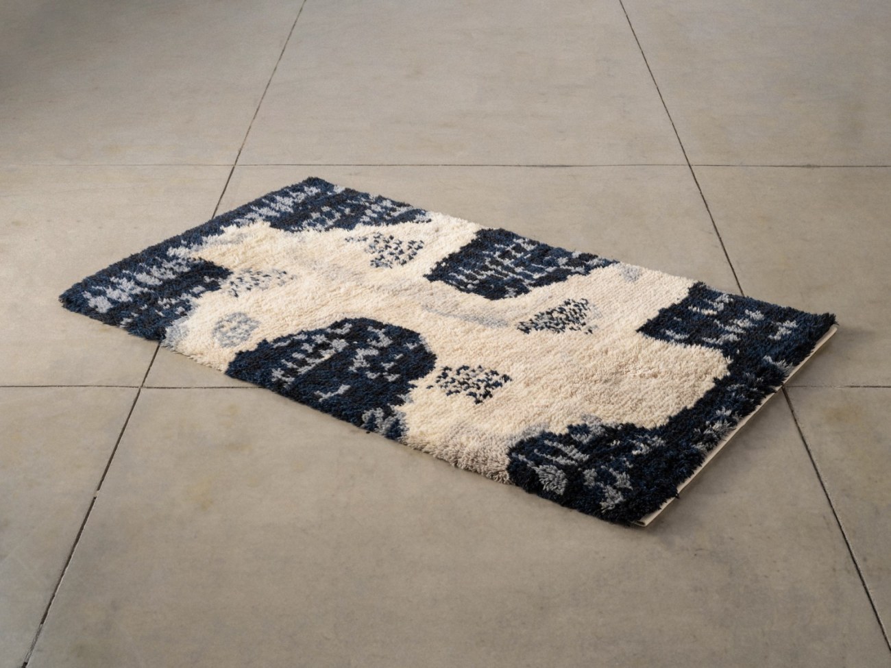 FINNISH TEXTILE ARTIST