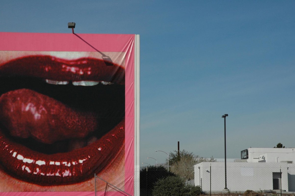 Zoe Strauss -
Giant Mouth Pleasures, 2001-2006 | Bruce Silverstein Gallery