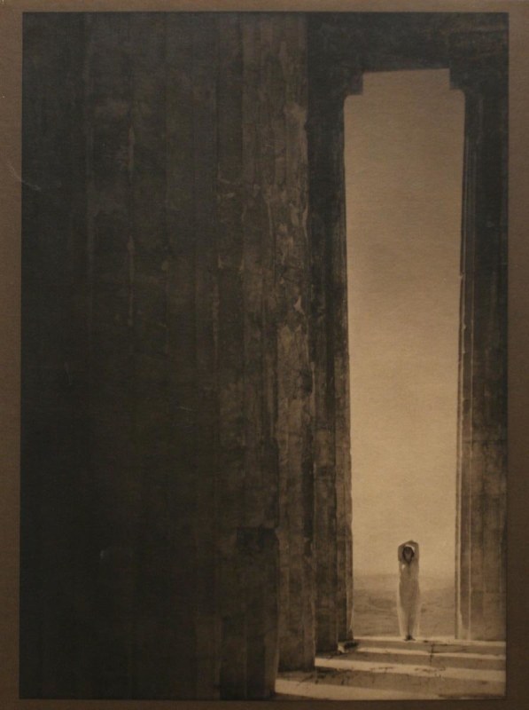 Edward Steichen, Isadora Duncan - Columns of the Parthenon, 1921