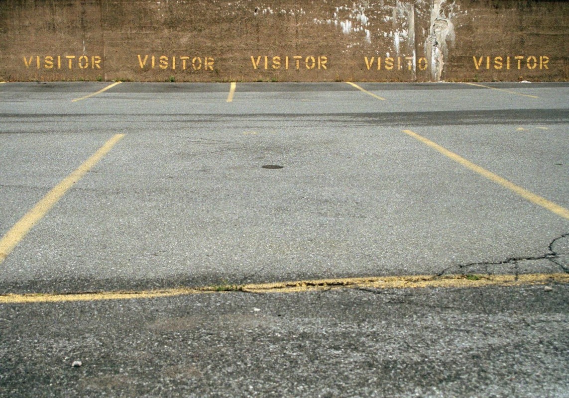 Zoe Strauss -
Visitors, 2001-2006 | Bruce Silverstein Gallery