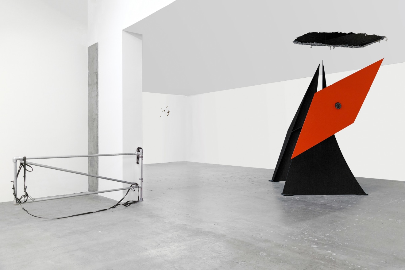 Installation view of Kinetics of Violence: Alexander Calder and Cady Noland, New York, Venus Over Manhattan, 2017