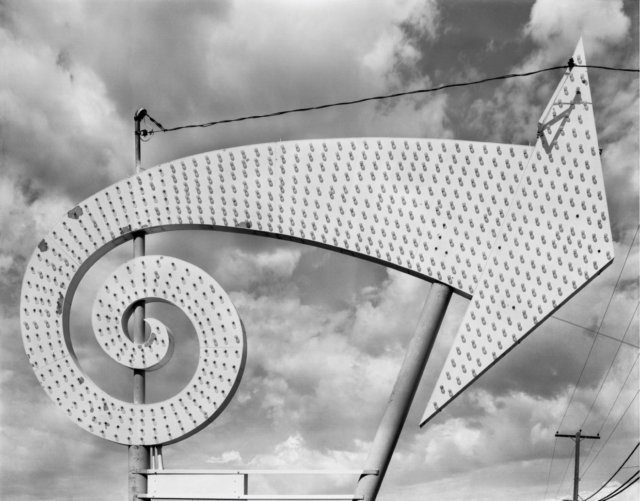 Curlicue Arrow Sign, US 2 near Wenatchee, WA, 1972