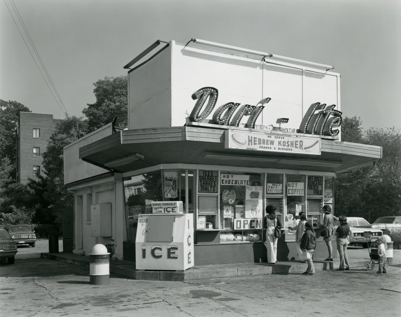 Dari D&#039;lite, Wood Avenue, Linden, NJ, 1973