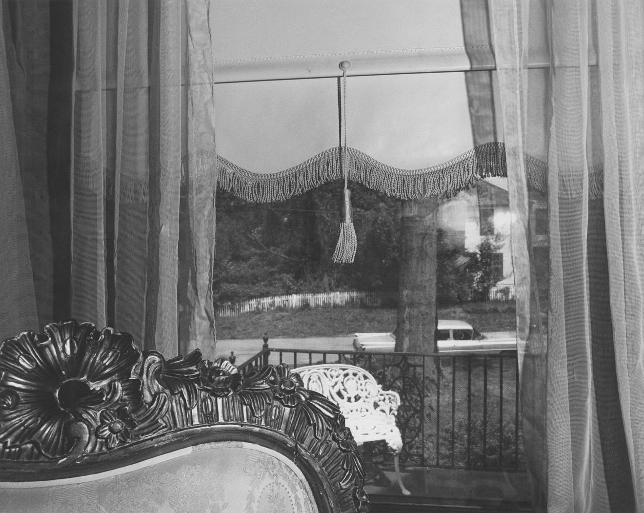 #24 livingroom window, Washington DC, 1977-1978