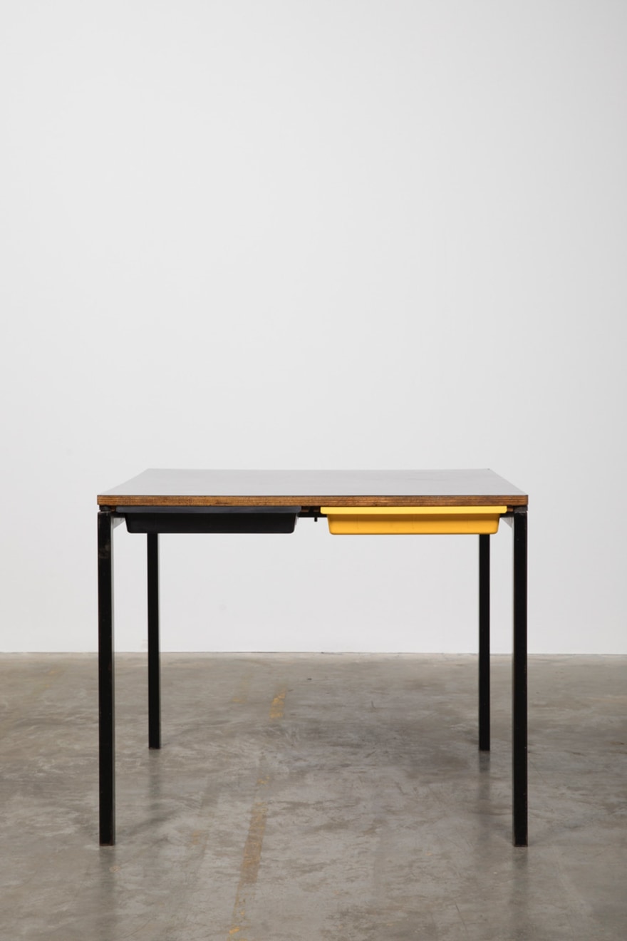 Charlotte Perriand Table, Chambre Maison du Brésil