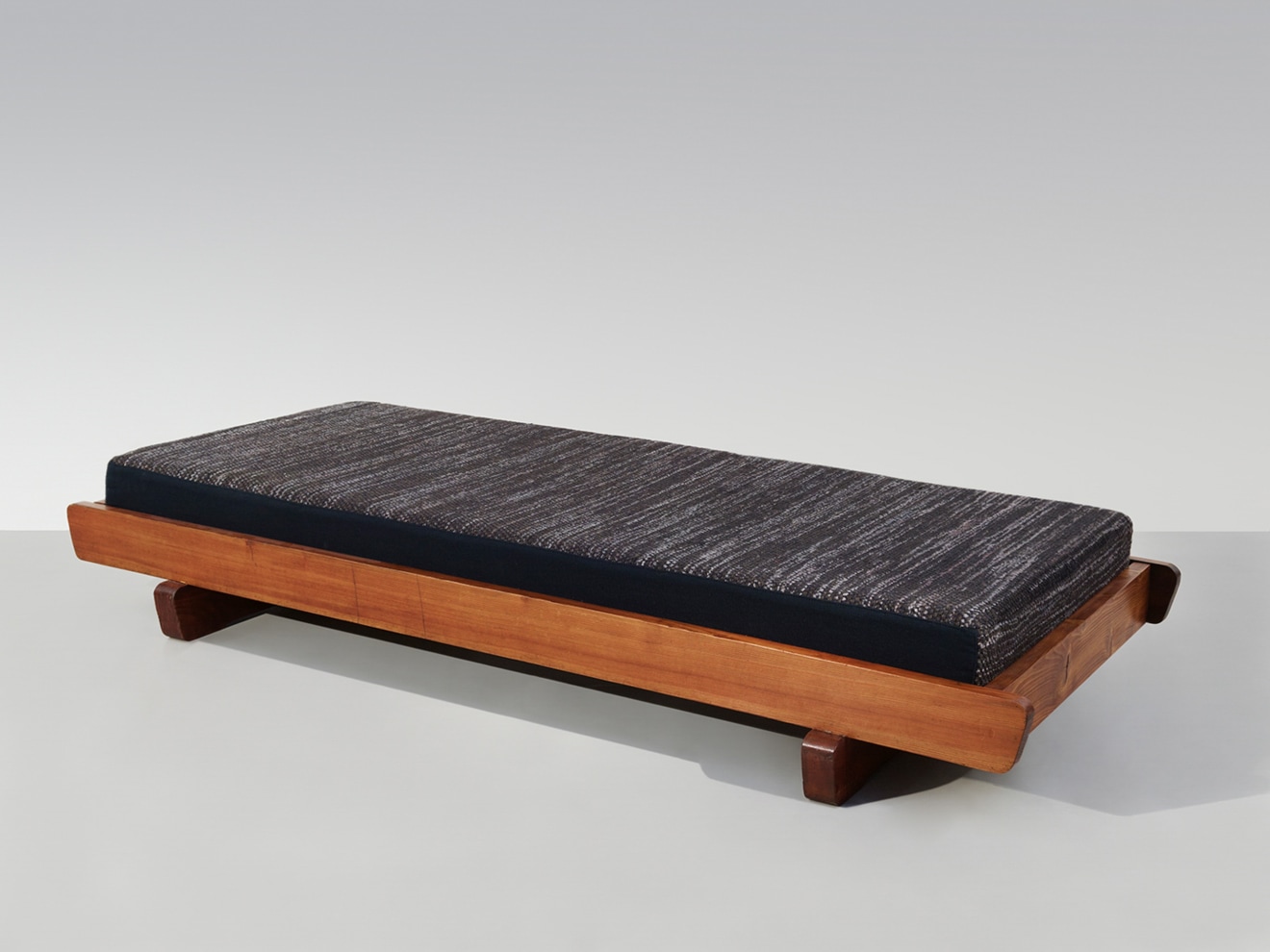 Charlotte Perriand Banquette &ldquo;traineau&rdquo; Candilis