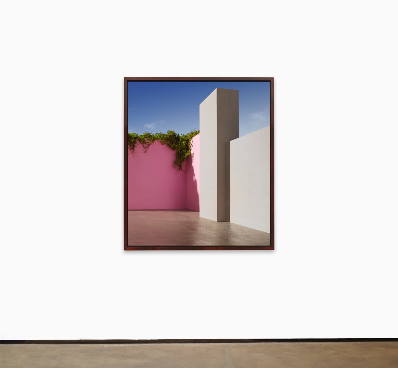 James Casebere, Courtyard with Foliage (Day), 2021