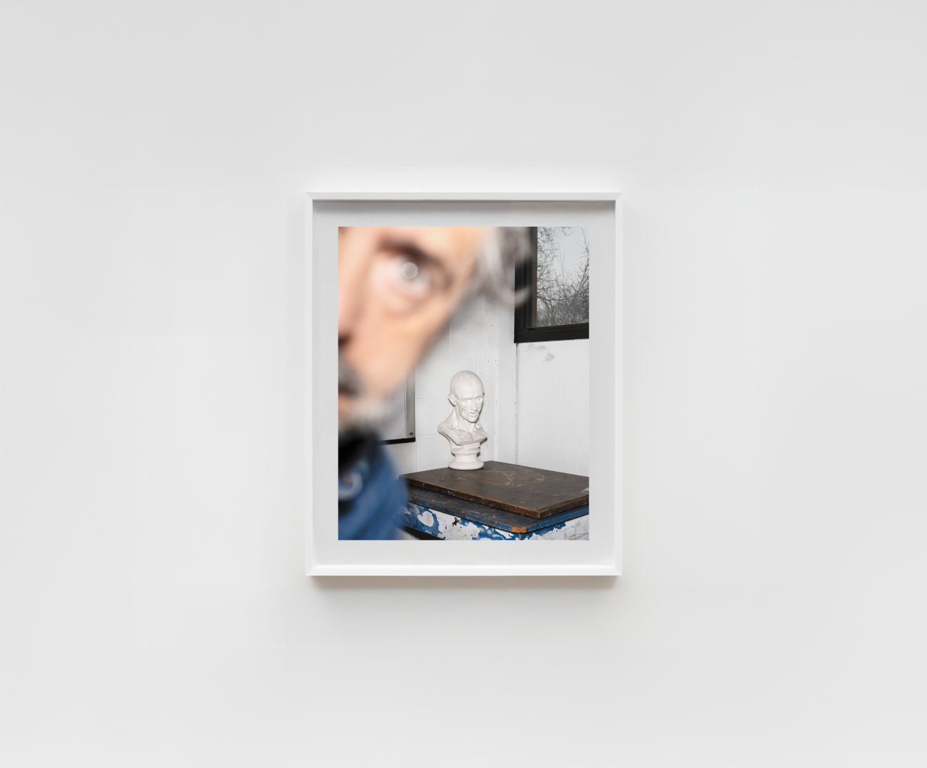 Alec Soth, Bust, 2023